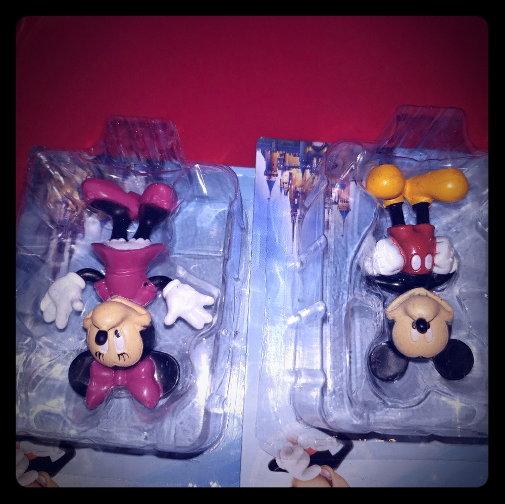 2pc minnie and Mickey